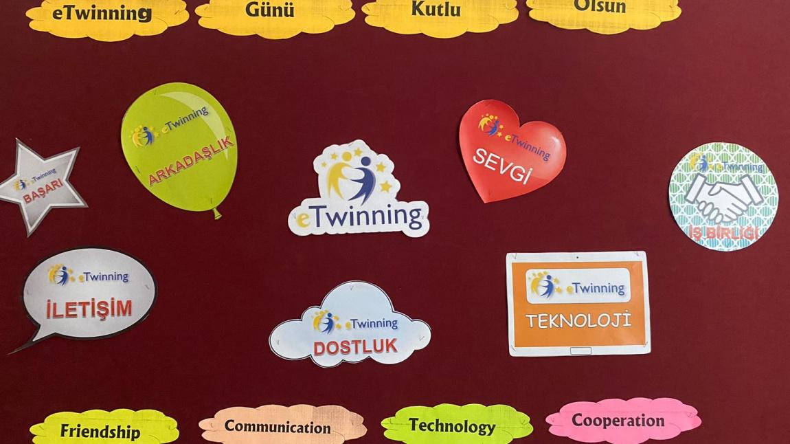 Okulumuzda E-Twinnig çalışmaları devam ediyor 
